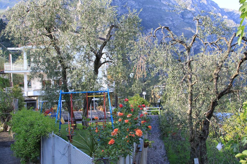 Hotel Riviera Panoramic Green Resort Limone sul Garda Ngoại thất bức ảnh