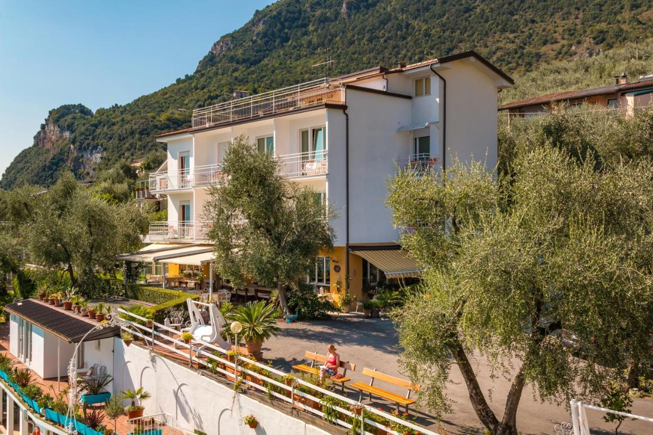 Hotel Riviera Panoramic Green Resort Limone sul Garda Ngoại thất bức ảnh
