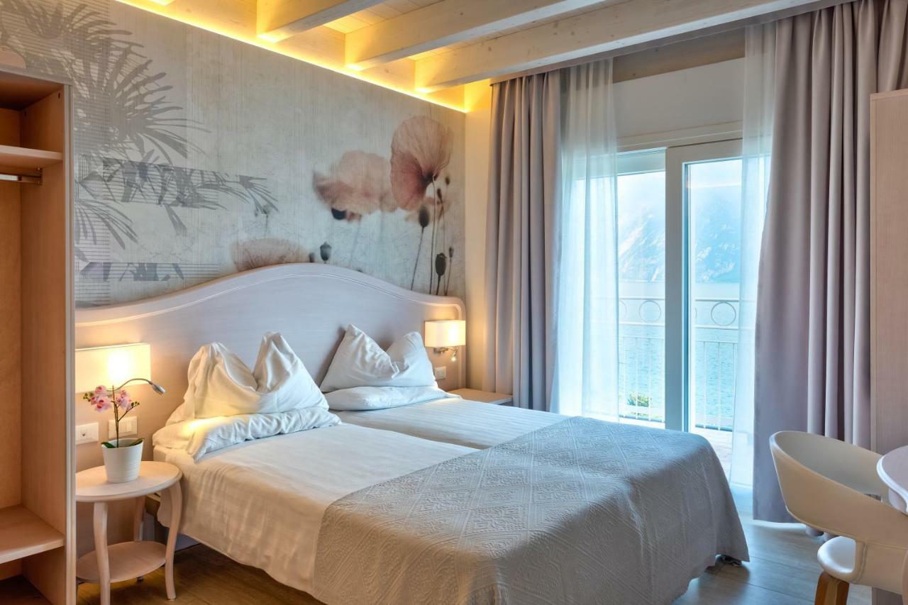Hotel Riviera Panoramic Green Resort Limone sul Garda Ngoại thất bức ảnh