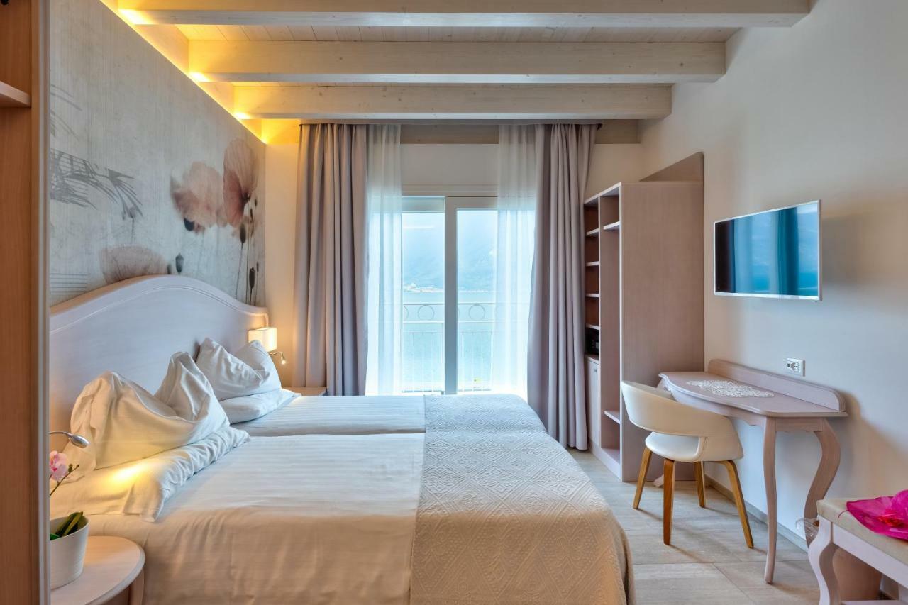 Hotel Riviera Panoramic Green Resort Limone sul Garda Ngoại thất bức ảnh